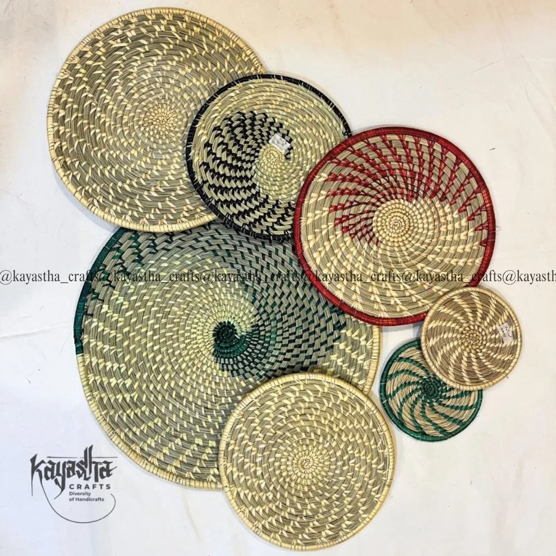 Woven round placemat